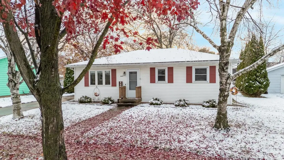 1045 ARDMORE TRAIL, Oshkosh, WI 54904 - Image #1