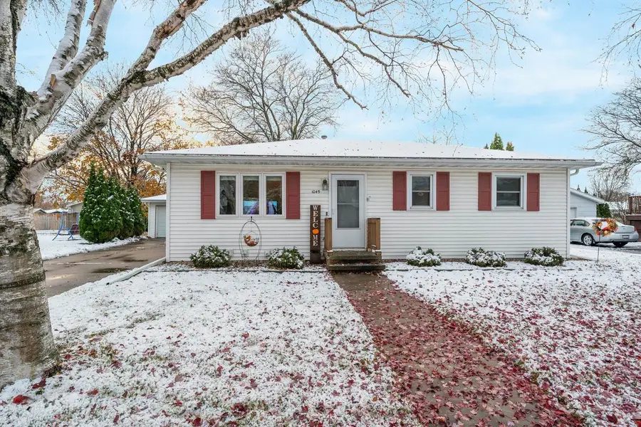 1045 ARDMORE TRAIL, Oshkosh, WI 54904 - Image #3