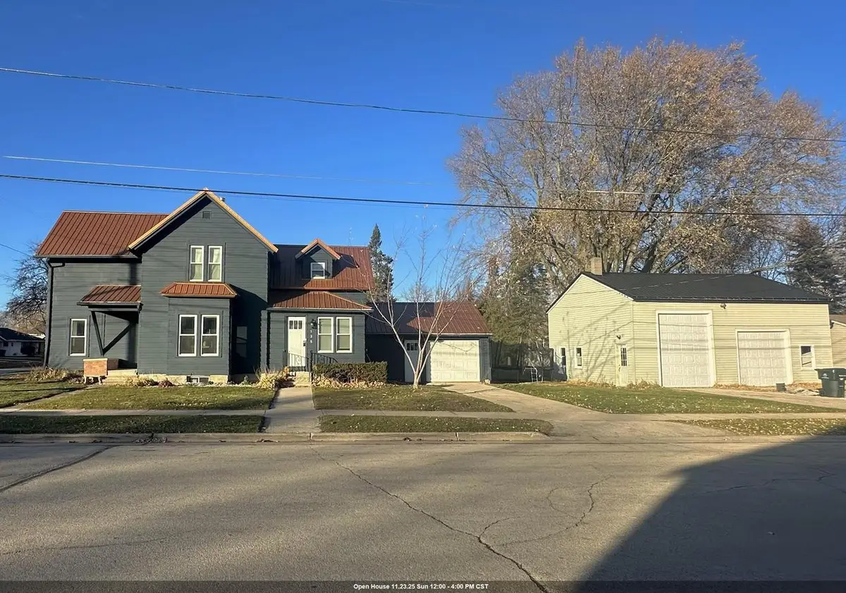 135 W HICKORY STREET, Seymour, WI 54165 - Image #1