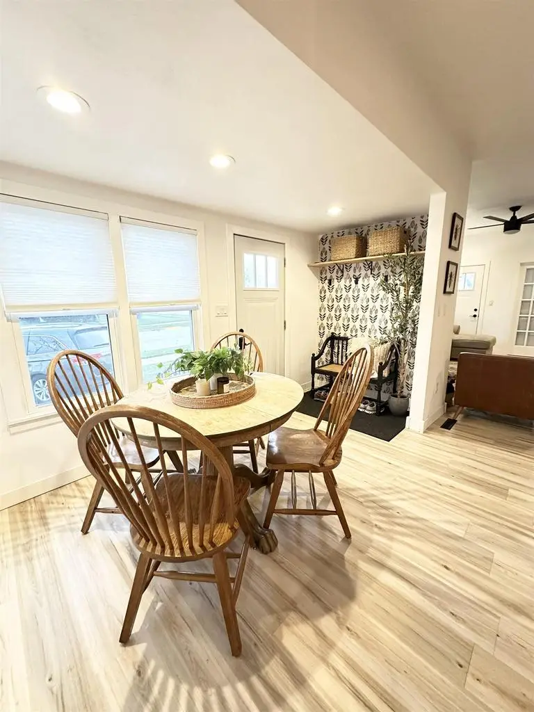 135 W HICKORY STREET, Seymour, WI 54165 - Image #2