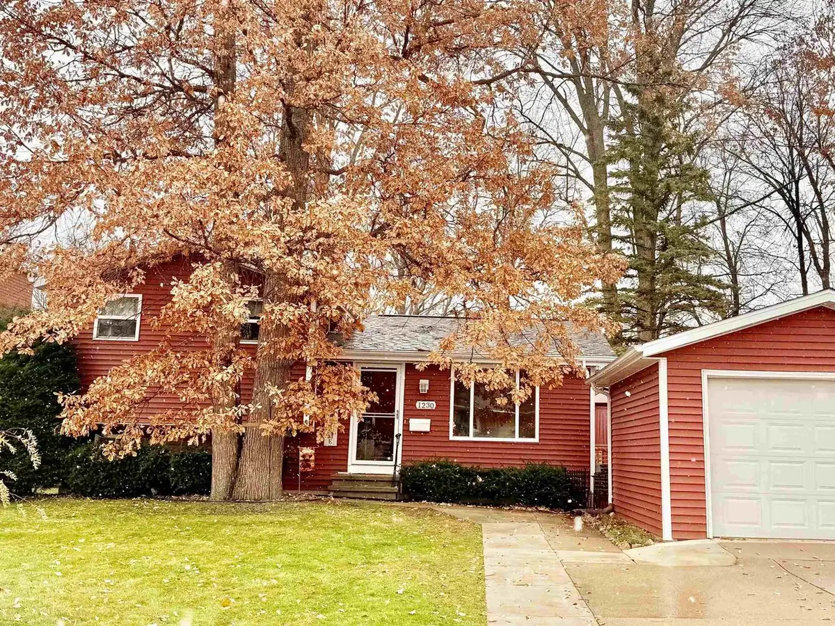 1230 S TELULAH AVENUE, Appleton, WI 54915 - Image #1