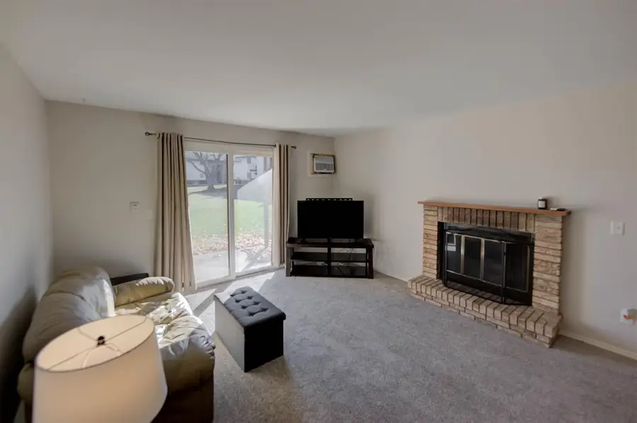 1757 MARICOPA DRIVE, Oshkosh, WI 54904 - Image #2