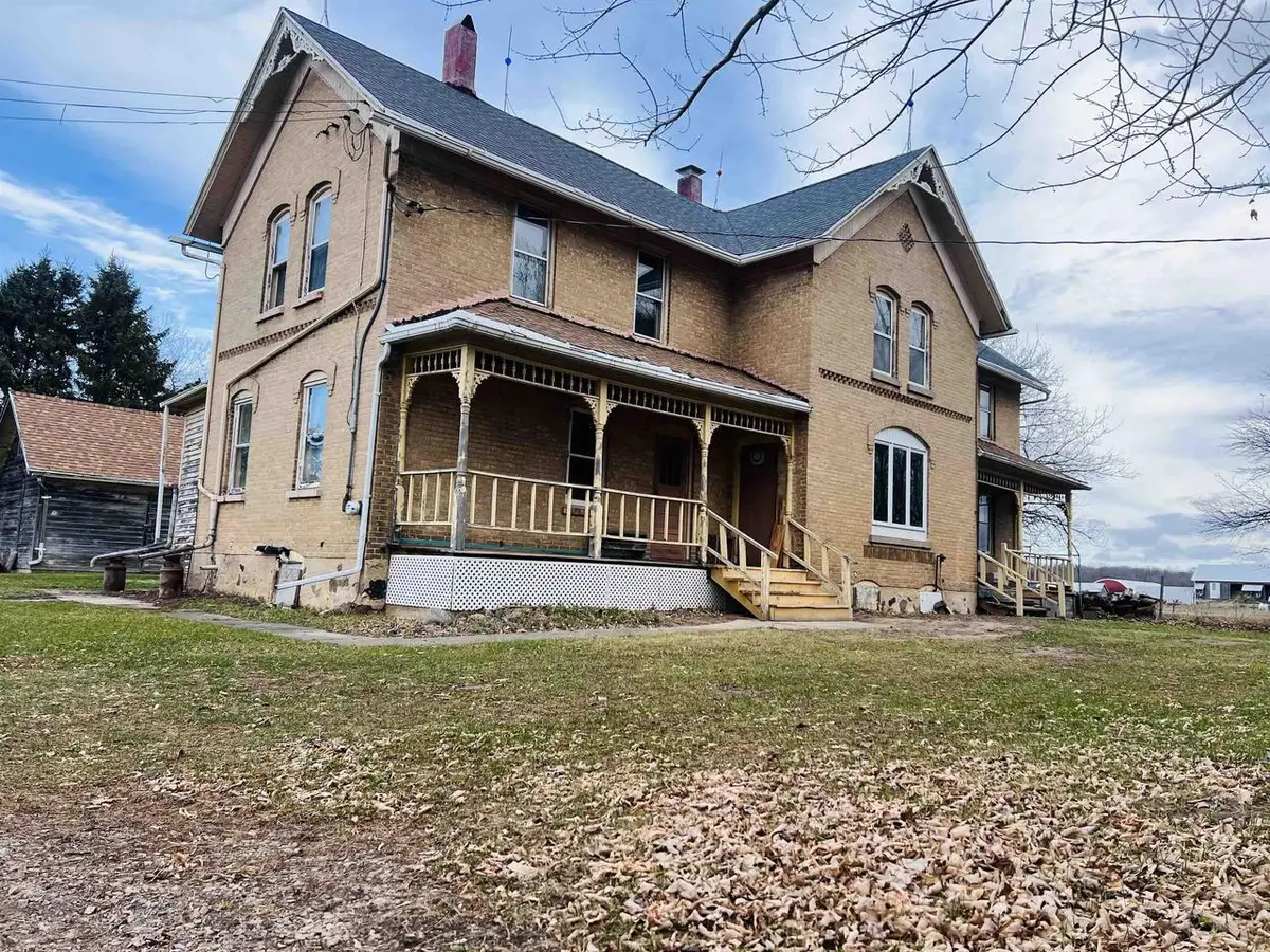 W3340 CTY RD E, Cecil, WI 54111 - Image #1