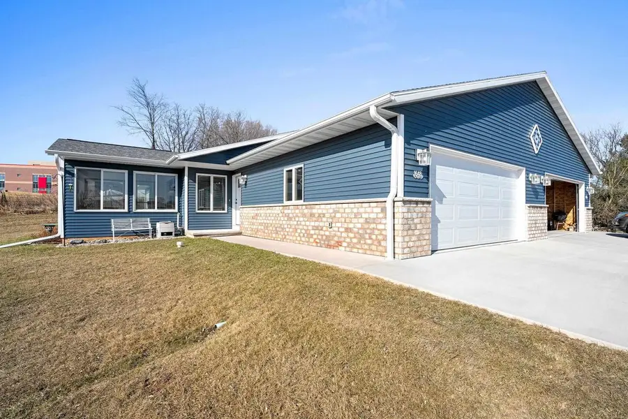 1625 TIMBER TRAIL, Shawano, WI 54166 - Image #2