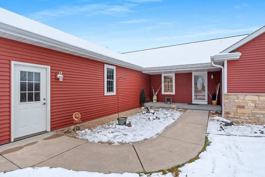 1394 OLDE APPLE LANE, Oshkosh, WI 54904 - Image #3