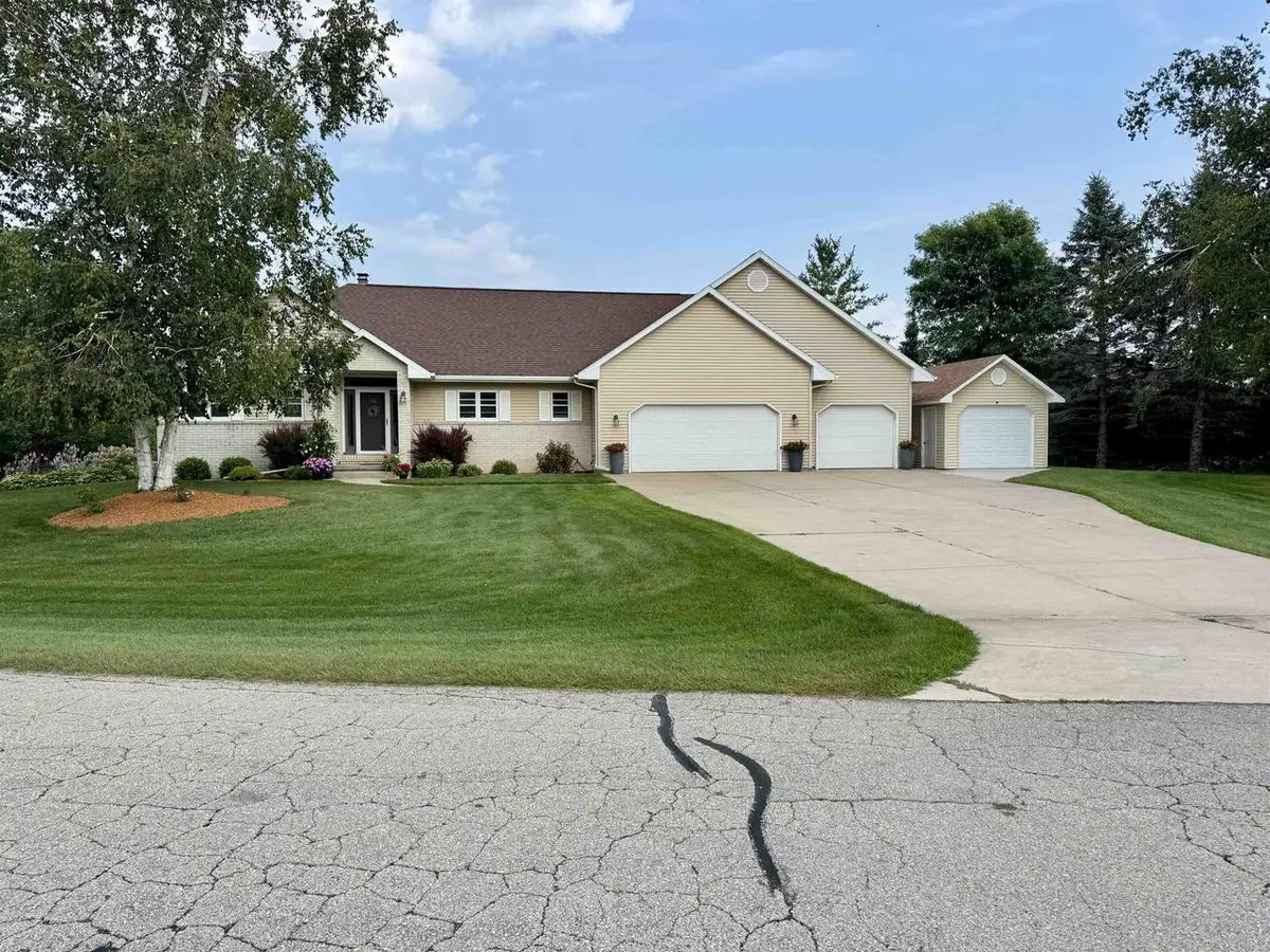 N4762 BUENO VISTA COURT, Krakow, WI 54137 - Image #1