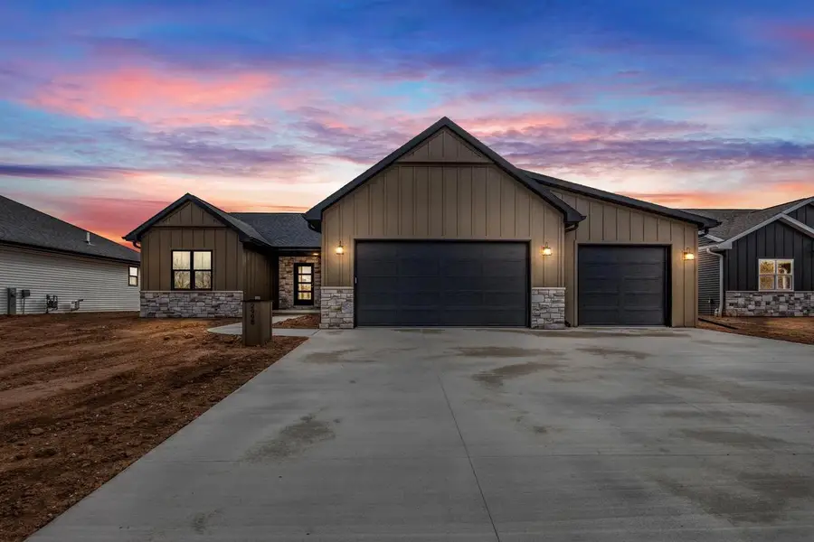 2998 CREEKWOOD DRIVE, Green Bay, WI 54311 - Image #2