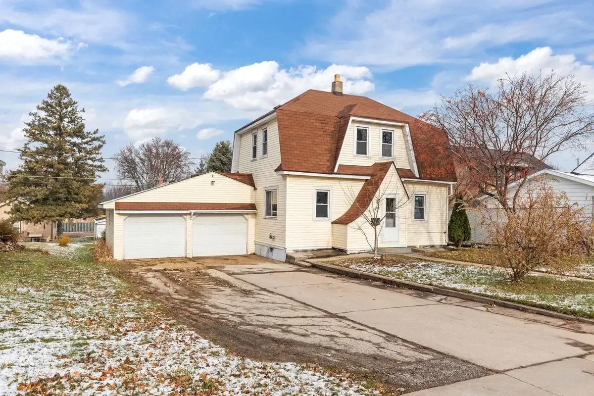 609 W COOK STREET, New London, WI 54961 - Image #1