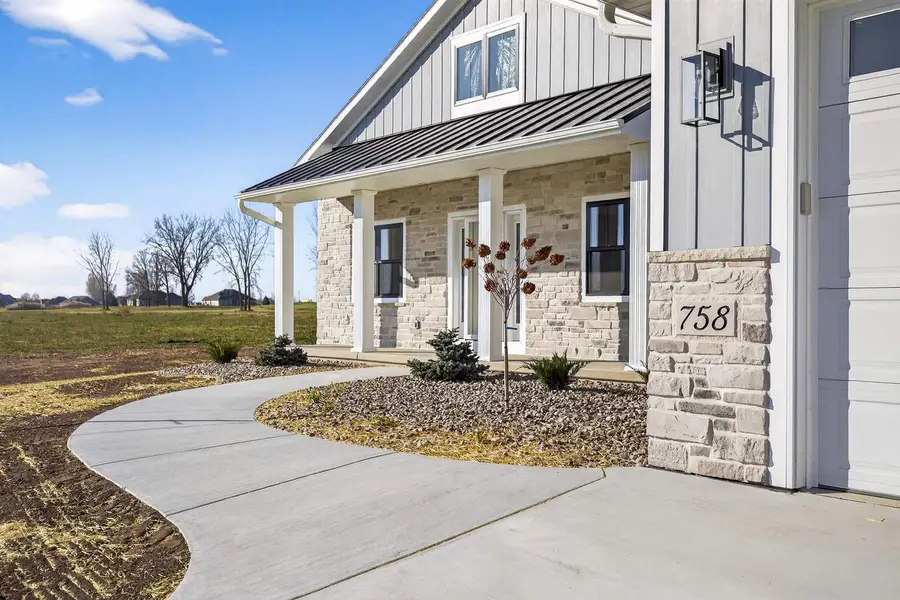 758 ROYAL SAINT PATS DRIVE, Wrightstown, WI 54180 - Image #3