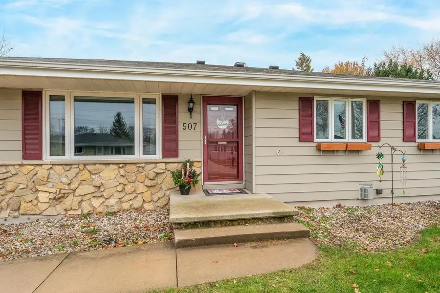 507 E SYLVAN AVENUE, Appleton, WI 54915 - Image #2
