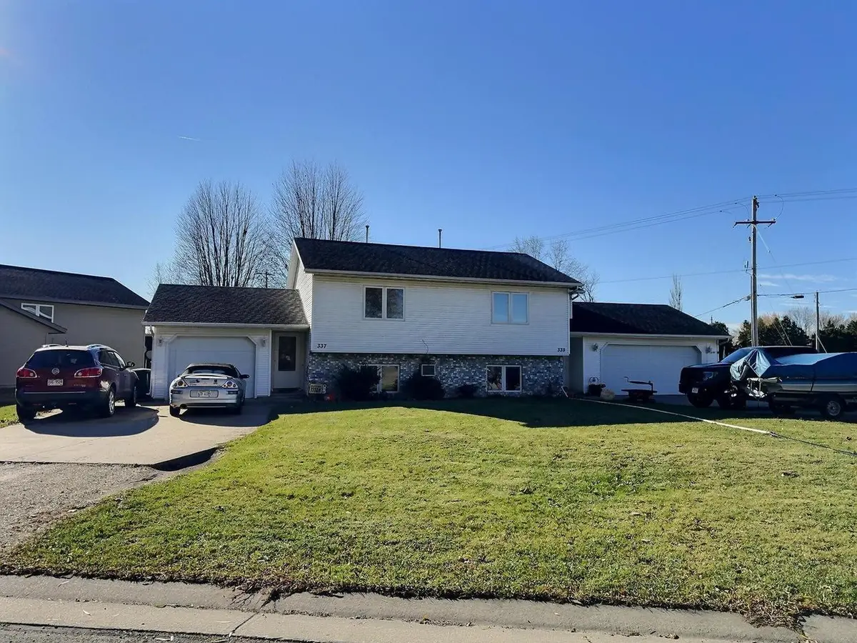 337 WINTERGREEN DRIVE, Omro, WI 54963 - Image #1