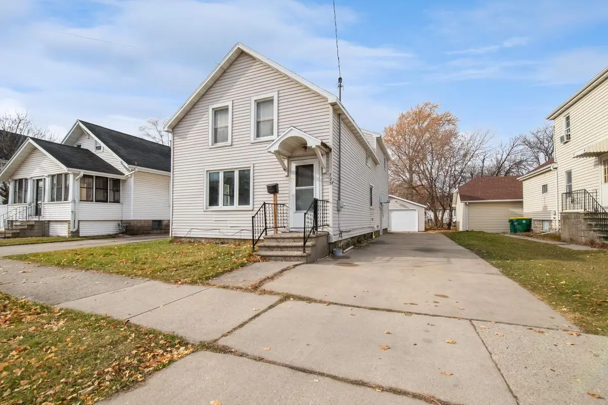 725 N IRWIN AVENUE, Green Bay, WI 54302 - Image #1
