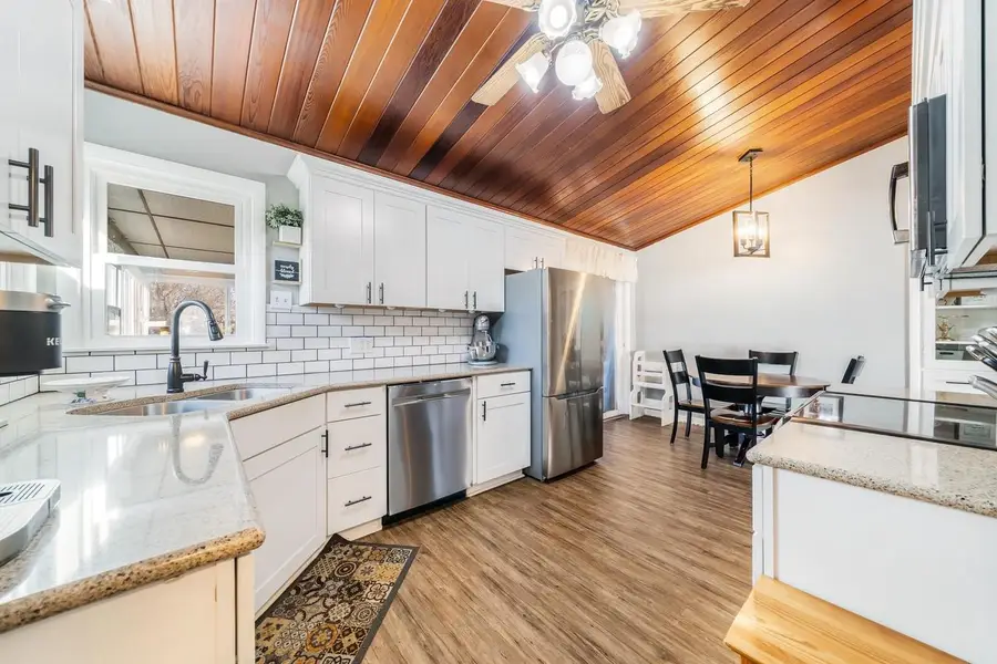 818 W MARQUETTE STREET, Appleton, WI 54914 - Image #3