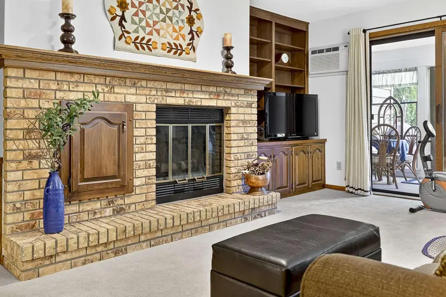 1135 MANOR DRIVE  #30, Neenah, WI 54956 - Image #3