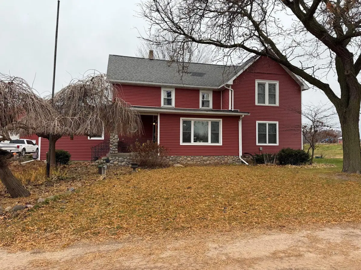 N5271 MADDEN ROAD, New London, WI 54961 - Image #1