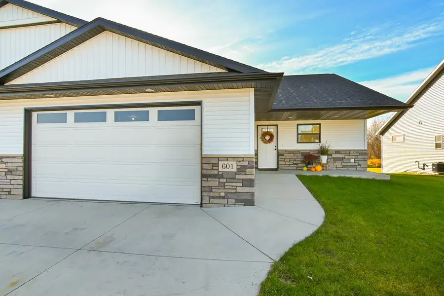 601 HAMMEN COURT, Kaukauna, WI 54130 - Image #2