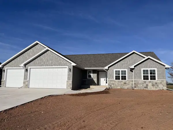 1515 CAROLINE DRIVE, New London, WI 54961