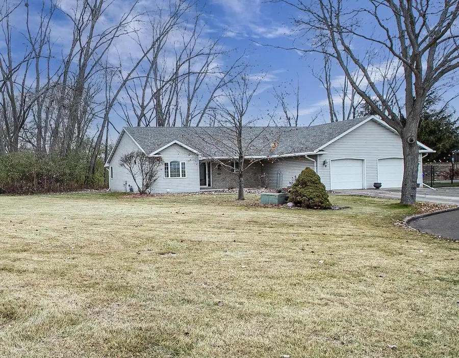 3543 N WELLINGTON DRIVE, Appleton, WI 54911 - Image #3