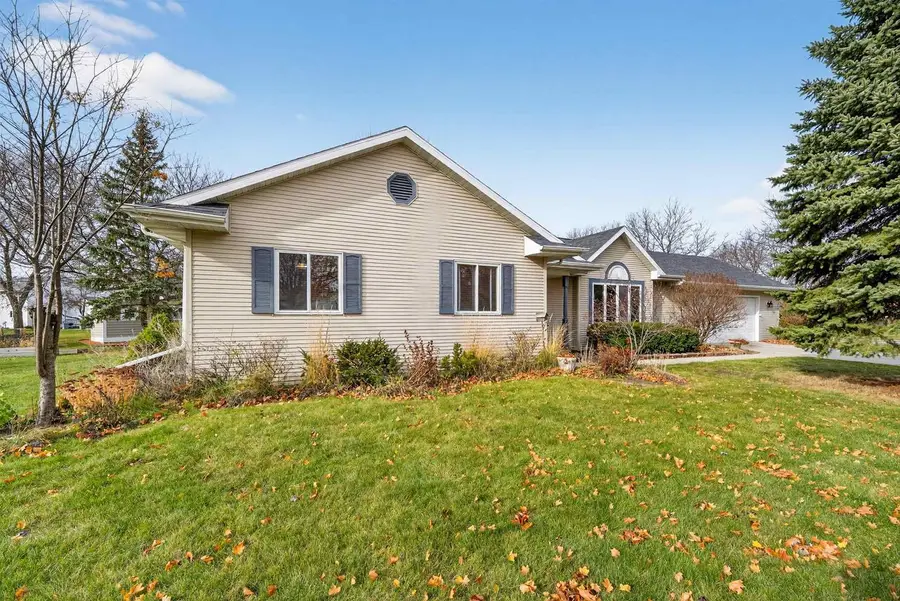 124 UNIVERSITY DRIVE, Fond Du Lac, WI 54935 - Image #2