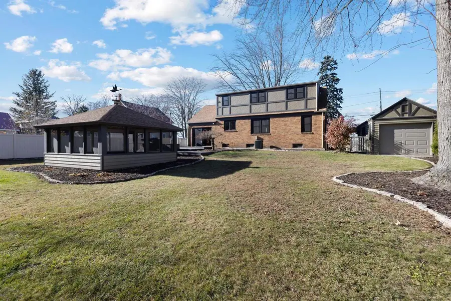 1038 N 3RD AVENUE, Sturgeon Bay, WI 54235 - Image #2