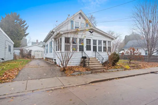 1318 BABBITZ AVENUE, Oshkosh, WI 54901