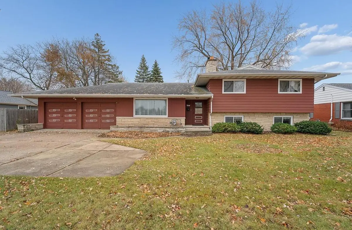 1211 W KIMBERLY AVENUE, Kimberly, WI 54136 - Image #1
