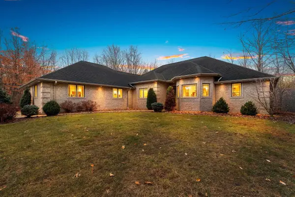 425 HILL HAVEN COURT, Little Suamico, WI 54141