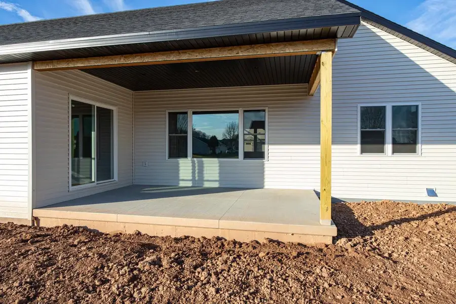 N8912 HARRISVILLE COURT, Menasha, WI 54952 - Image #2