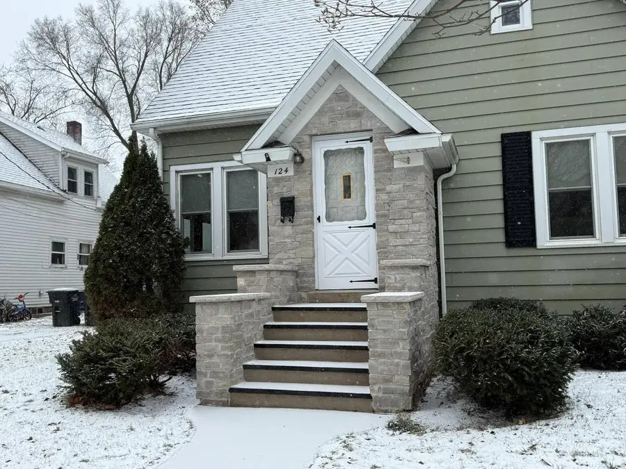 124 E RANDALL STREET, Shawano, WI 54166 - Image #2