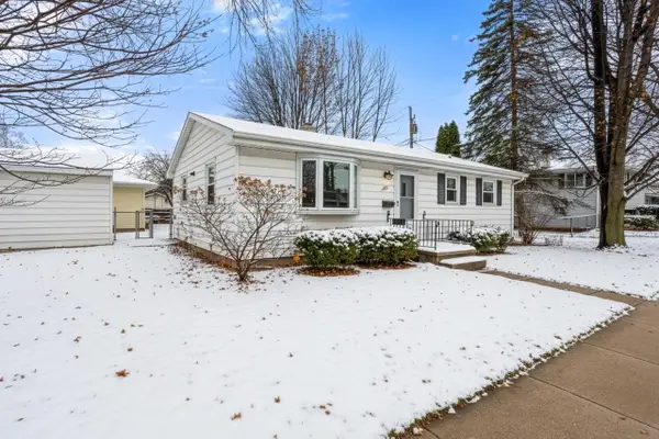 2109 E COLLEGE AVENUE, Appleton, WI 54915