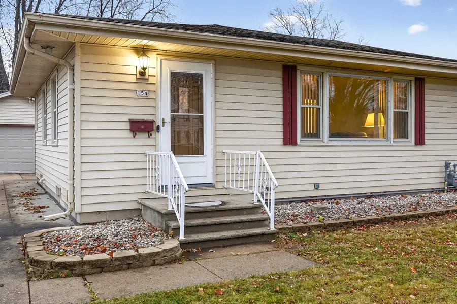 154 N LARK STREET, Oshkosh, WI 54902 - Image #2