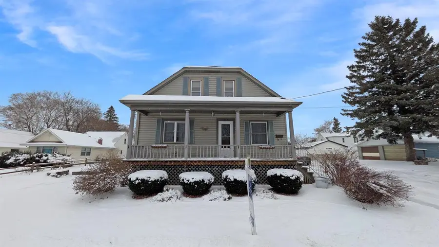 314 COLUMBUS AVENUE, Brillion, WI 54110 - Image #2