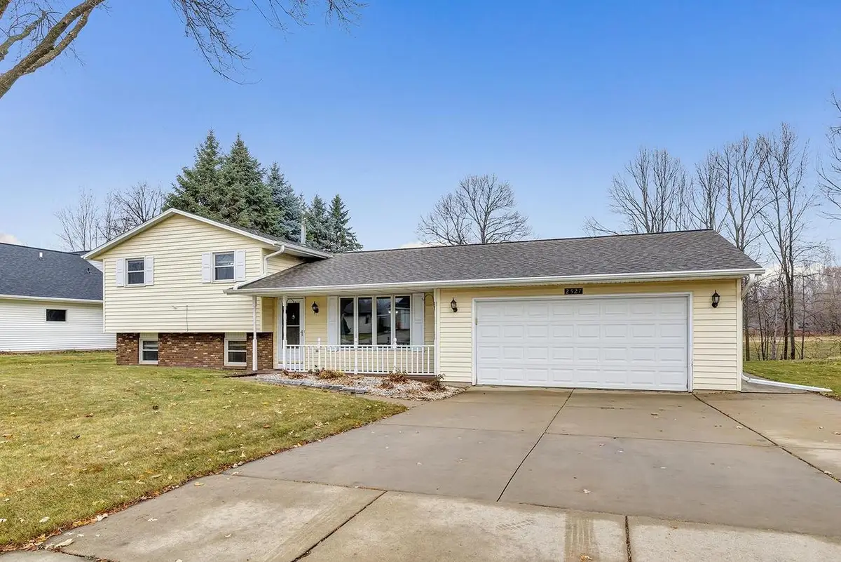 2527 GARDEN PARK TERRACE, Green Bay, WI 54311 - Image #1