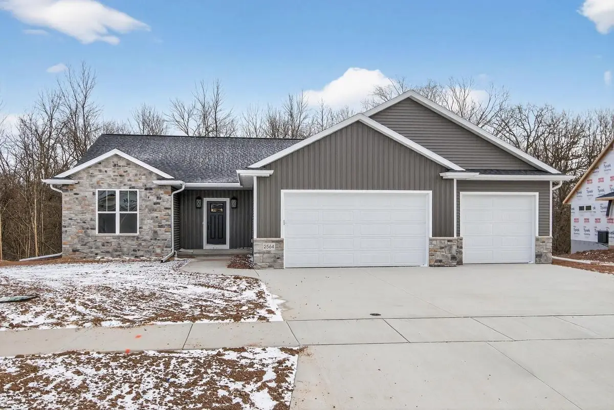 2564 N STELLITA CIRCLE, De Pere, WI 54115 - Image #1