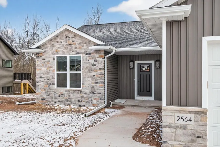 2564 N STELLITA CIRCLE, De Pere, WI 54115 - Image #3