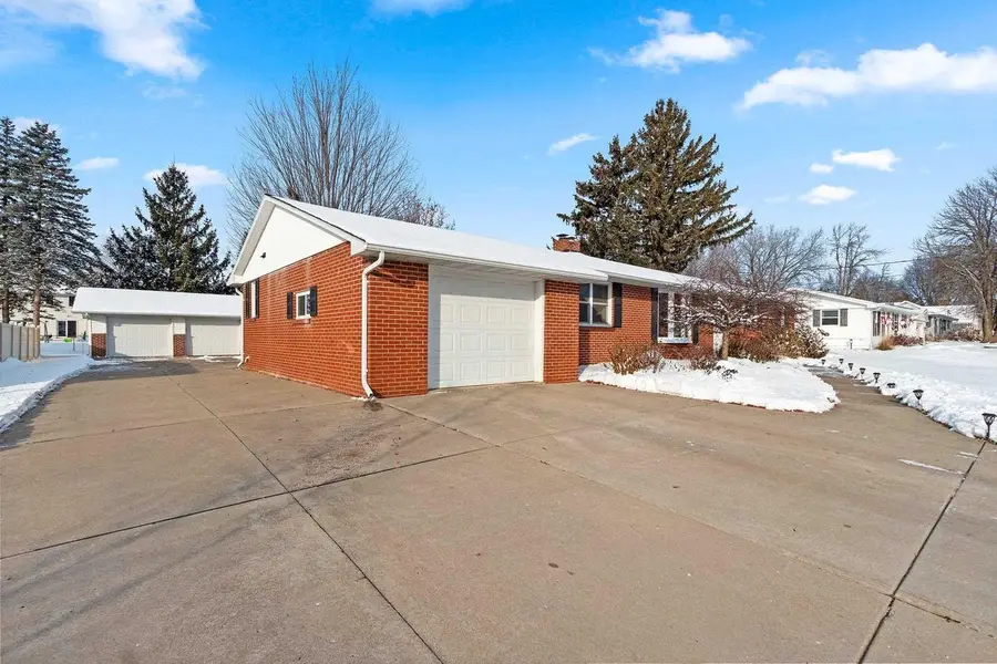315 JOHNSON STREET, Pulaski, WI 54162 - Image #2
