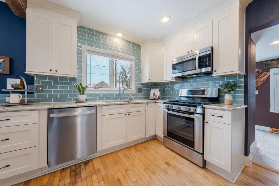 423 VAN STREET, Neenah, WI 54956 - Image #2