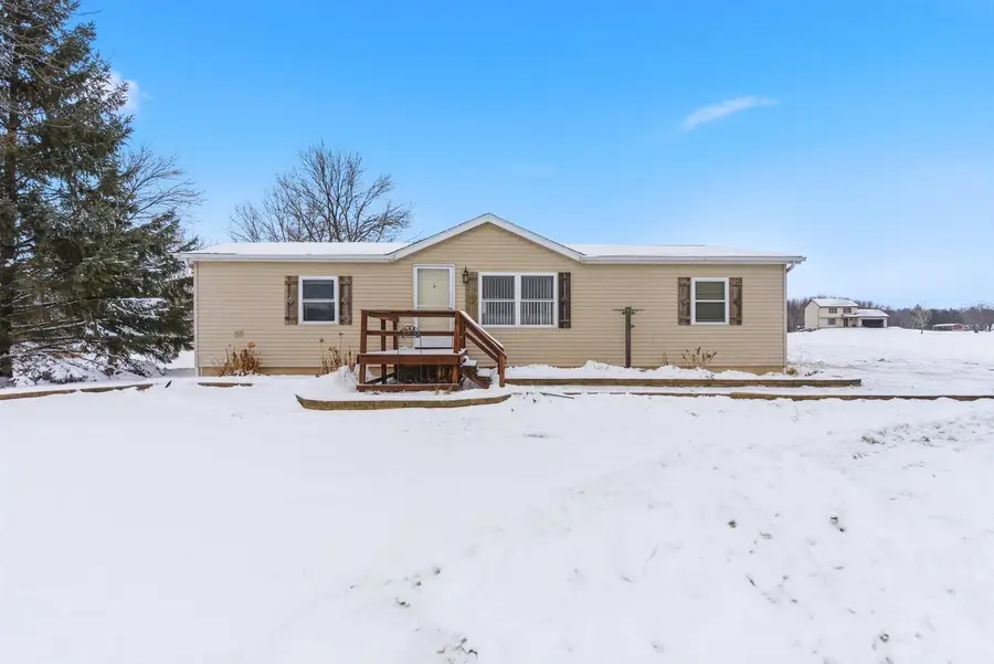 W5244 CTY RD S, Black Creek, WI 54106 - Image #2