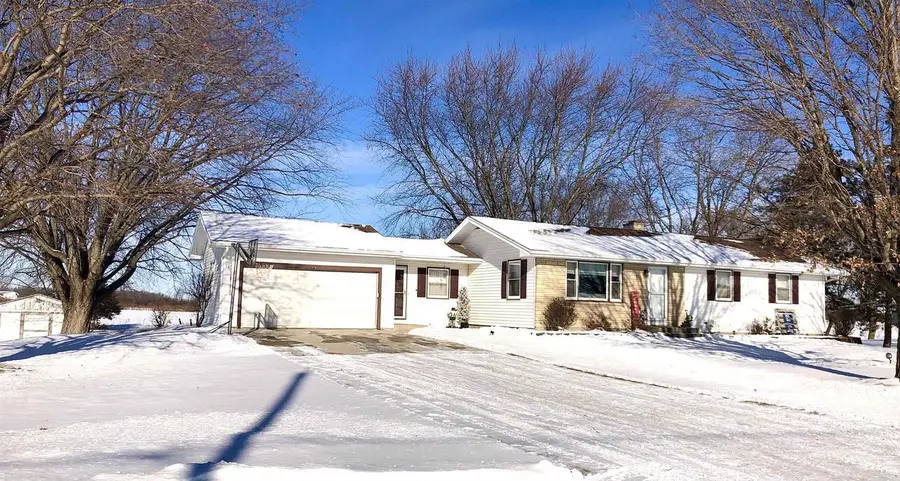 328 E MAIN STREET, Hilbert, WI 54129 - Image #2
