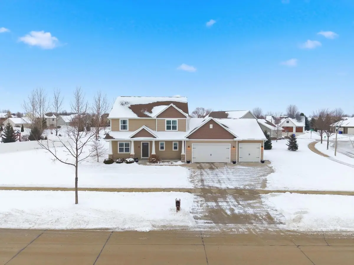 4620 N LIGHTNING DRIVE, Appleton, WI 54913 - Image #1