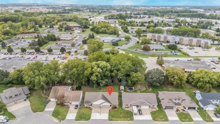 2117 CLOUDVIEW COURT, Appleton, WI 54914 - Image #2