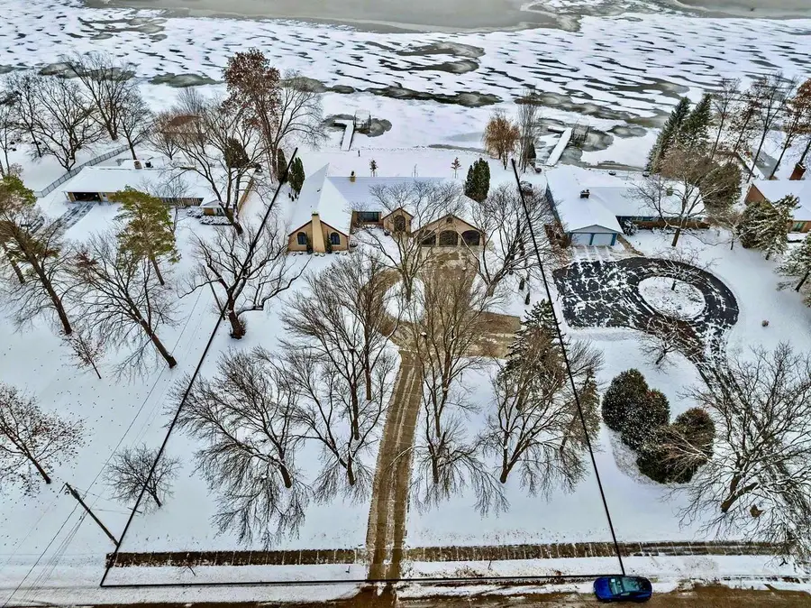 2045 LOST DAUPHIN ROAD, De Pere, WI 54115 - Image #3