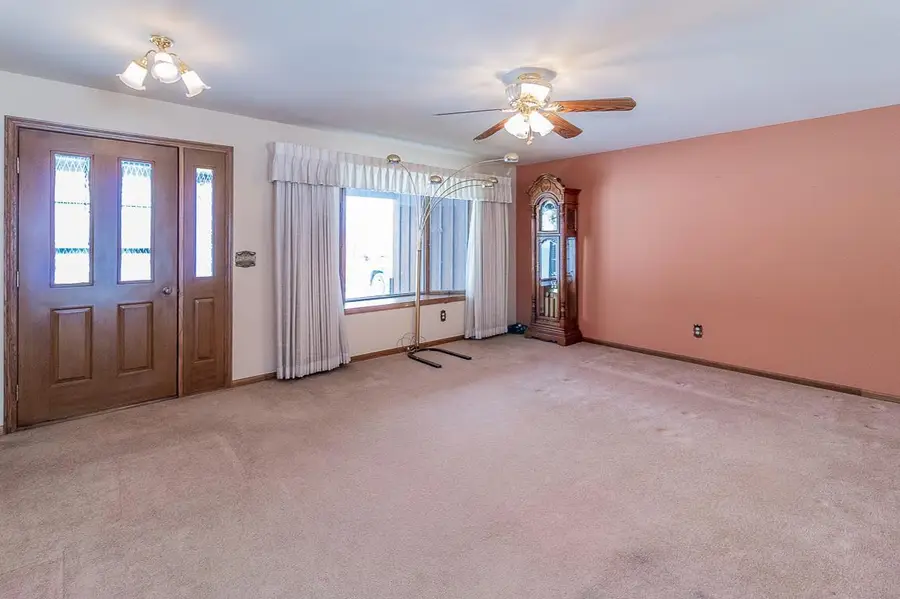 N5558 COUNTY ROAD W, New London, WI 54961 - Image #3