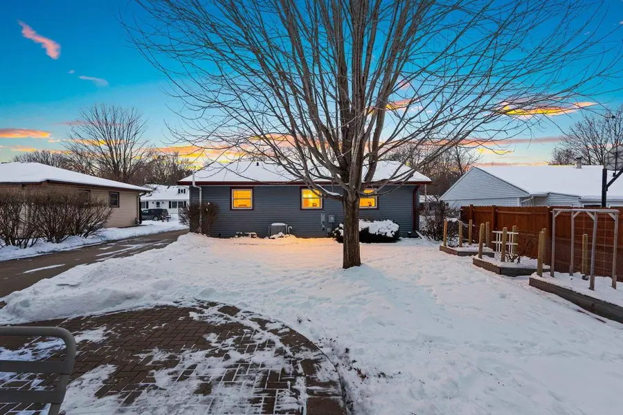 1642 THORNTON DRIVE, Oshkosh, WI 54904 - Image #2