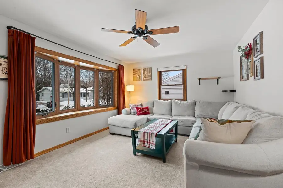 1642 THORNTON DRIVE, Oshkosh, WI 54904 - Image #3