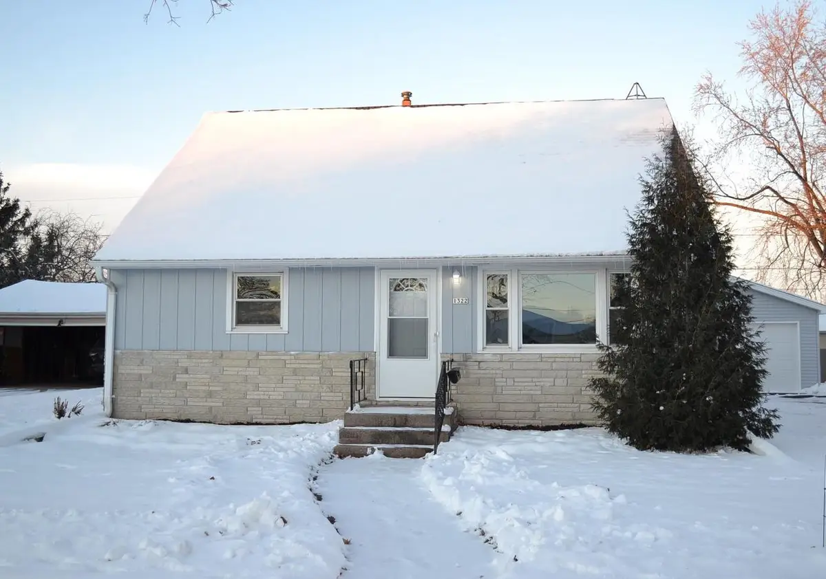 1322 W 5TH AVENUE, Oshkosh, WI 54902 - Image #1