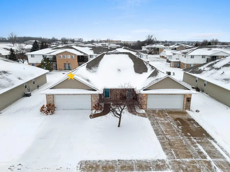 821 KILLARNY TRAIL, De Pere, WI 54115 - Image #2