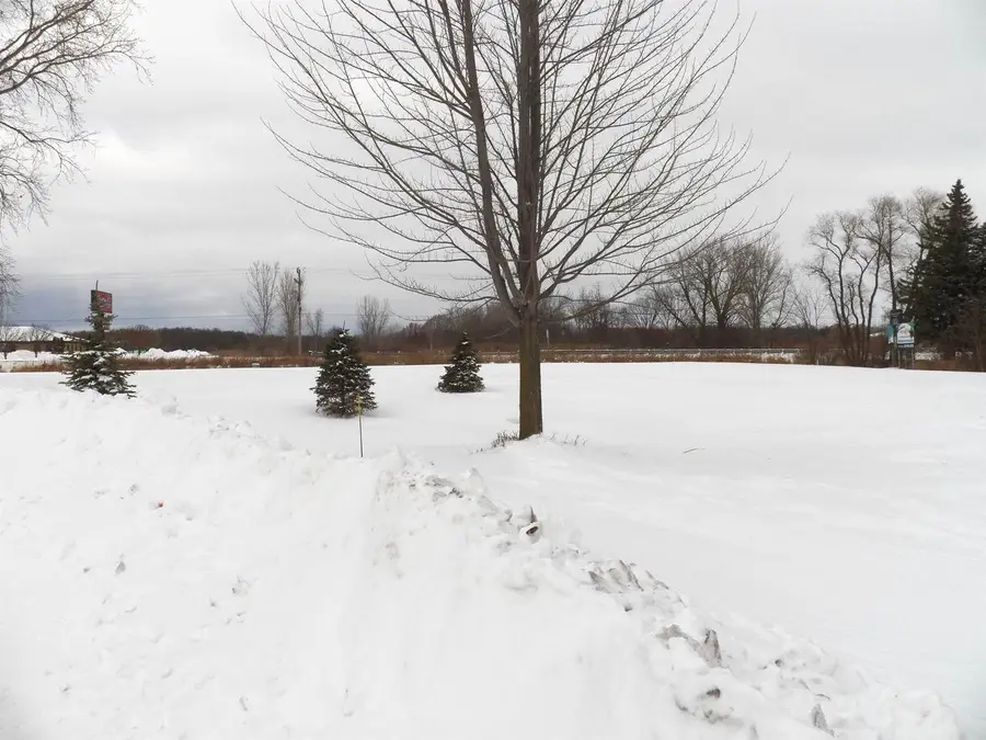 201 WEST HAVEN COURT, Luxemburg, WI 54217 - Image #2