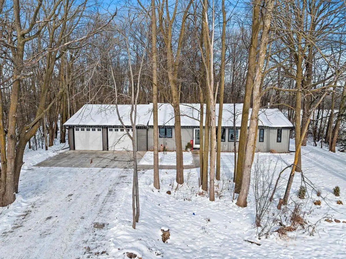 2144 E SHADY LANE, Neenah, WI 54956 - Image #1