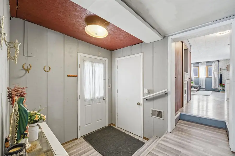 W5571 US HIGHWAY 10, Menasha, WI 54952 - Image #2